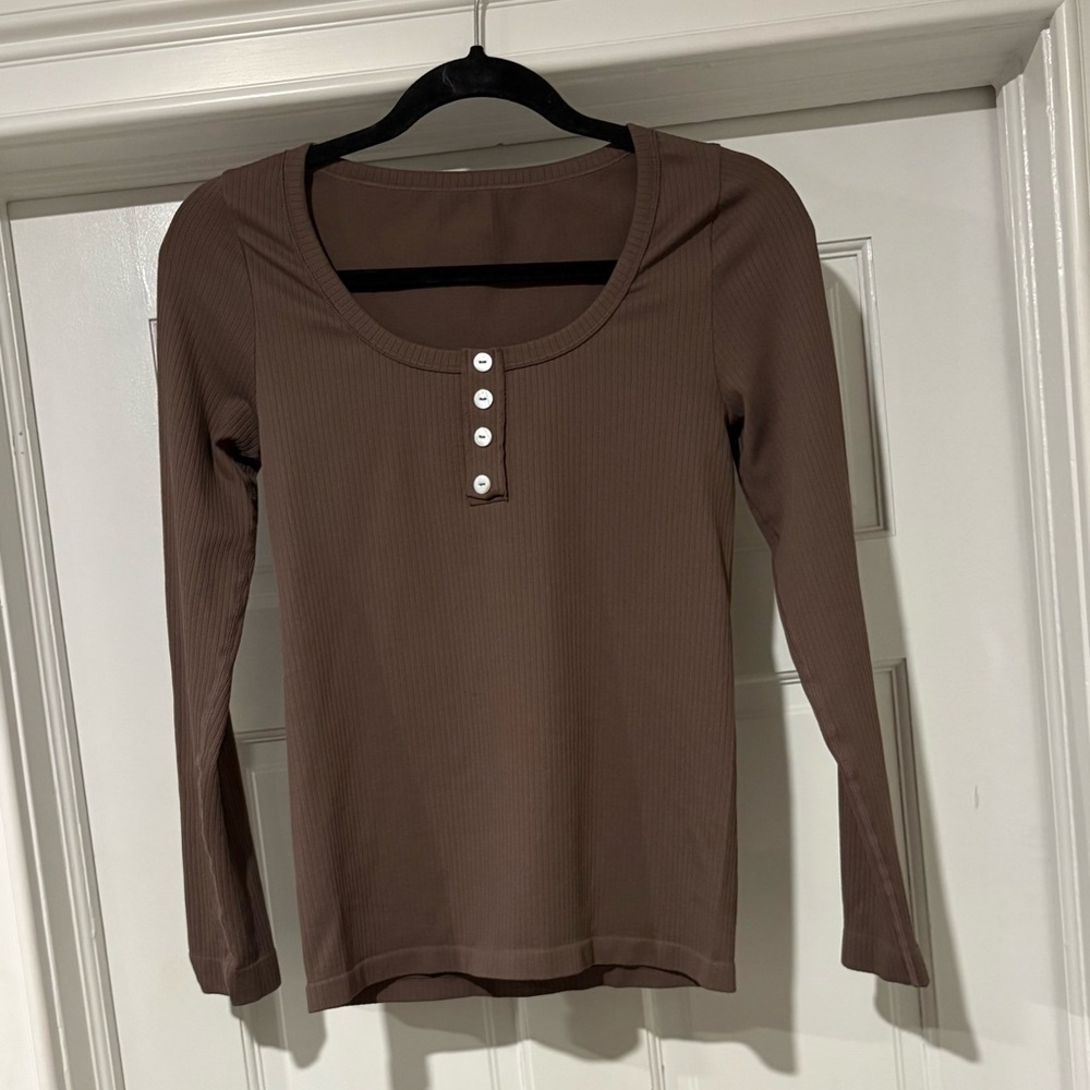 Stylish Buttoned Long Sleeve Top in Brown
